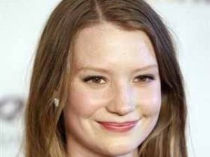 Миа Васиковска приносит Голливуду прибыль