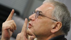 Карен Шахназаров снимет фильм о поединке солдата с танком-призраком