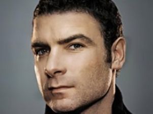 Лив Шрайбер сыграет в хоккей