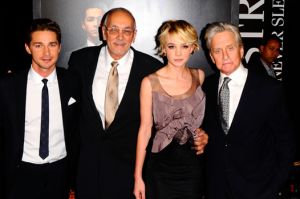 "Уолл Стрит: Деньги не спят" в Нью-Йорке