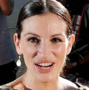 Джулия Робертс на японской премьере своего нового фильма, с минимумом косметики