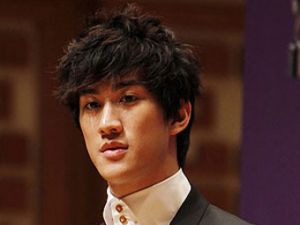 Гонконгский певец сыграет Брюса Ли