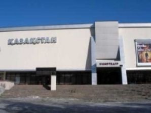 Назарбаев приказал дублировать все фильмы по-казахски