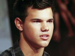 Тейлор Лотнер готов сняться в сиквеле "Одноклассников"