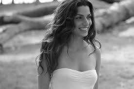 Новой подругой Бонда стала греческая актриса