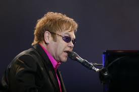 Элтон Джон выбрал режиссера для своей биографии