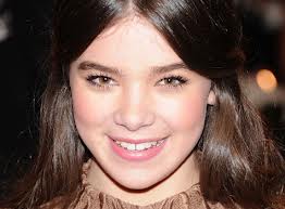 Хейли Стайнфелд станет дочерью Винса Вона