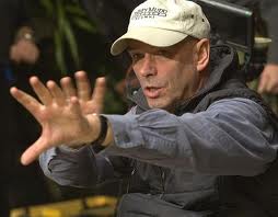 Мартин Кэмпбелл расскажет о героической миссии собак