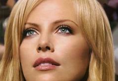 Шарлиз Терон заменит Эми Адамс