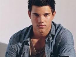 Тейлор Лотнер придумал продолжение для Сумерок