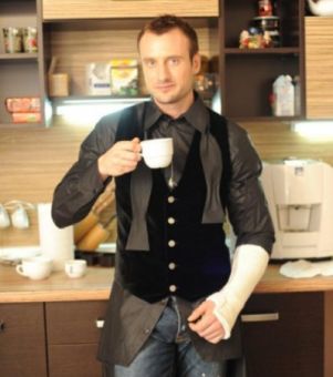 Принц Френсис Мэтью сломал руку на съемках «Холостяка-2»