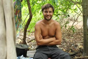 За время пребывания на острове победитель шоу "Последний герой" скинул 15 килограммов