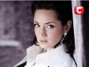 «В жизни меня часто называют Танюшей, но особенно мой слух лелеет обращение Танечка», - Татьяна Денисова