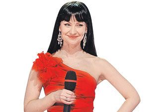 Новое юмористическое шоу «Нонна, давай!» вернуло нас в мир старого, доброго, несмешного юмора