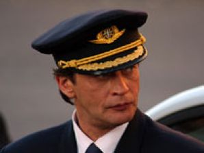 Александр Домогаров стал пилотом международных авиалиний на телеканале "Украина"