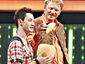 Стас Шуринс стал героем нового сезона шоу "Кто против блондинок?"