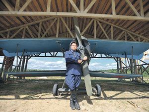 Сериал «Крылья»: Небо. Самолет. Мужчина