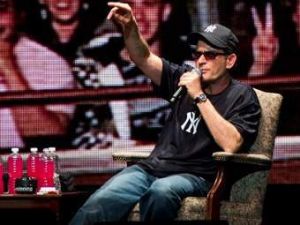 Чарли Шин подписал контракт на съемки в новом шоу