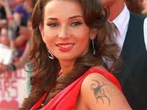 Кто наложил венец безбрачия на Викторию Лопыреву и Анфису Чехову