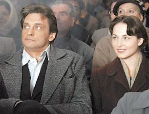 В мелодраме «На солнечной стороне улицы» Анна Снаткина сыграла непривычную для себя роль