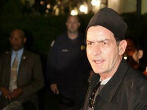 Чак Лорри убьет Чарли Шина