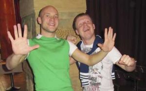 Канал ТНТ активно рекламирует новый комедийный телесериал «Реальные пацаны»