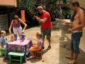 На «1+1» стартует проект «Міняю жінку» с заграничными супружескими обменами