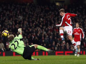 Воюем за Англию. А за Россию? «РОССИЯ 2» может отобрать у «НТВ–ПЛЮС» права на трансляции английской премьер-лиги