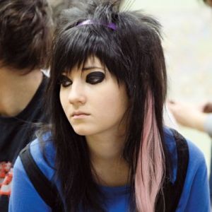 Первый бросает "Школу"