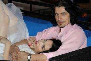 Женой Дебрянского оказалась участница «Холостяка»