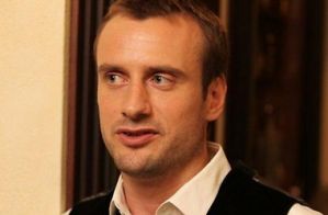 После шоу "Холостяк" Френсис Метью будет жить в Киеве