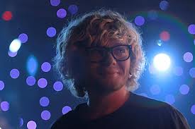 Александр Кривошапко стал ведущим шоу «Свадьба будет по-моему!»