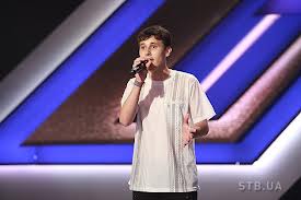 Когда сирота Николай Лесив на сцене проекта «Х-фактор» исполнял песню «Помолимся за родителей», плакал весь зал