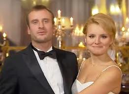 Елена Ряснова прокомментировала расставание с Френсисом Метью