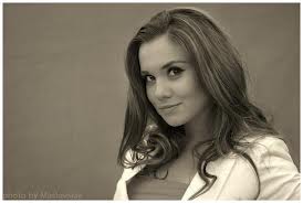 Участница «Голоса страны» озвучила сериал