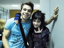  Новый канал запускает скандальный российский сериал "Школа"