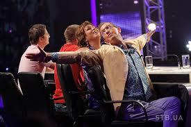 "Х-фактор-4": участницы заставили Кондратюка и Соседова стать на колени