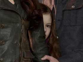 Роберт Паттинсон и Кристен Стюарт показали свою дочку