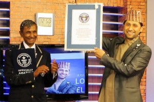 Непальский телеведущий провел 62-часовое ток-шоу