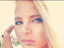 Победительница «Холостяка» показала совместное фото с Евгением Левченко	