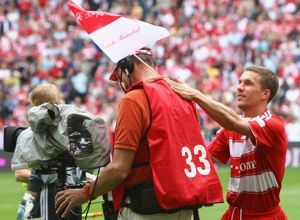 "Слушать" футбол