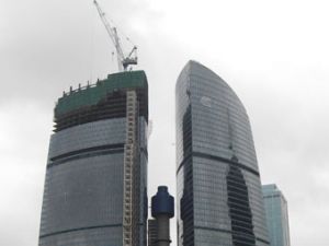 Телеканал Прохорова решил судиться с Полонским