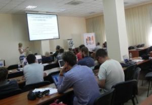 Медіа фахівці обговорили типові помилки в роботі з новими медіа під час конференції у Ялті