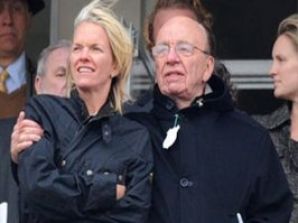 Дочь Мердока продает ему свою телекомпанию