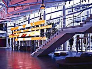 Bloomberg начал поиски агентства для глобального ребрендинга