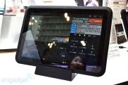 CEATEC 2011: планшет Fujitsu Arrows Tab LTE F-01D не боится воды