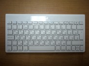 Кнопки для айпада. Bluetooth-клавиатура Genius LuxePad 9000