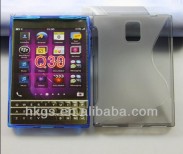 BlackBerry Q30 с гибридной клавиатурой вновь на фото