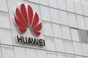 Huawei впервые обошла Apple по продажам смартфонов в мире Huawei впервые обошла Apple по продажам смартфонов в мире
