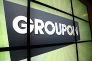 Groupon уценился более чем наполовину. Акции компании после выхода на биржу значительно упали в цене 